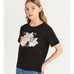 T-shirt ze zwierzakiem - Czarny. Czarne t-shirty damskie Sinsay. Za 19.99 zł.