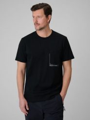 4F T-shirt regular z nadrukiem męski - czarny M. Czarne t-shirty męskie 4f, m, bez wzorów, z dzianiny, bez kołnierzyka. Za 59.99 zł.