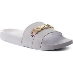 Klapki TOMMY HILFIGER - Beach Slide FW0FW02965 White 100. Klapki damskie marki Tommy Hilfiger. W wyprzedaży za 179.00 zł.