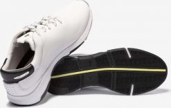 TRW TBS Buty Jazzrun Extra Blanc C7I97-37. Obuwie sportowe damskie TRW, bez wzorów. Za 528.00 zł.