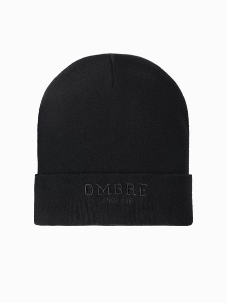 Dzianinowa męska czapka beanie z haftowanym napisem – czarna V1. Czarne czapki i kapelusze męskie Ombre Clothing, bez wzorów, z dzianiny, eleganckie. Za 129.99 zł.