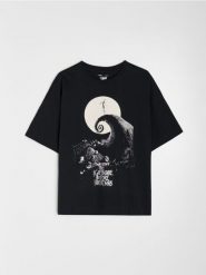 Bawełniana koszulka z nadrukiem Nightmare Before Christmas - czarny. Czarne t-shirty damskie Sinsay, l, bez wzorów, z bawełny, bez kołnierzyka. Za 29.99 zł.