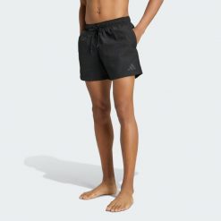Szorty do pływania z marszczonego nylonu 5 INCH. Czarne szorty męskie Adidas, uniwersalny, bez wzorów, z materiału, eleganckie. Za 179.00 zł.