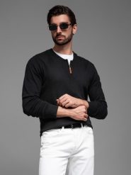 Męski sweter z wiskozą i rozpinanym dekoltem czarny V2 OM-SWZS-0124 L. Czarne bluzy męskie Ombre, l, bez wzorów, z wiskozy, bez kaptura. Za 287.44 zł.