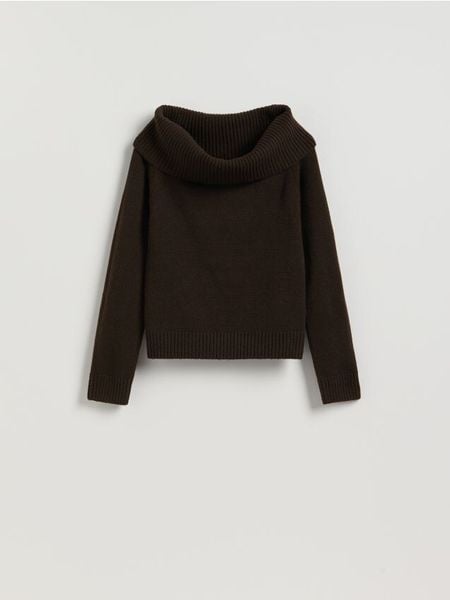 Sweter z wykładanym golfem - brązowy. Brązowe swetry damskie Reserved, l, bez wzorów, z dzianiny, bez kołnierzyka, bez ramiączek, bez kaptura. Za 119.99 zł.