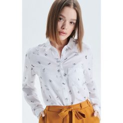 Koszula o klasycznym kroju - Kremowy. Koszule damskie marki Cropp. Za 49.99 zł.