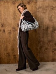 Eleganckie spodnie wide leg z przeszyciami - brązowy. Brązowe spodnie materiałowe damskie Sinsay, l, bez wzorów. Za 59.99 zł.