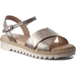 Espadryle CAPRICE - 9-28613-38 Taupe Metallic 354. Szare klapki damskie Caprice, bez wzorów, ze skóry, bez obcasa, bez zapięcia. W wyprzedaży za 179.00 zł.