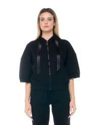 Leone Chic Boxing Bluza z kapturem i zamkiem błyskawicznym, z rękawem 3/4. Czarne bluzy damskie LEONE 1947 APPAREL, m, bez wzorów, z satyny, z kapturem, na fitness i siłownię. Za 105.21 zł.