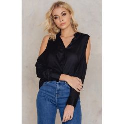 Rut&Circle Bluzka z odkrytymi ramionami Elina - Black. Bluzki damskie marki Rut&Circle. W wyprzedaży za 60.97 zł.
