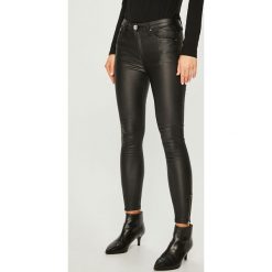 Answear - Jeansy. Czarne jeansy damskie ANSWEAR. Za 119.90 zł.