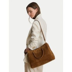 Torebka LAUREN RALPH LAUREN. Brązowe listonoszki damskie Lauren Ralph Lauren, bez wzorów, bez dodatków. Za 2,199.00 zł.