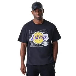 Koszulka Los Angeles Lakers NBA Outline GRPHC. Czarne koszulki sportowe męskie New Era, m, z aplikacjami, z materiału, bez kołnierzyka, bez ramiączek, do koszykówki. Za 130.80 zł.