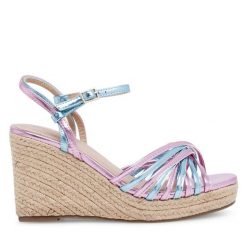 Espadryle DeeZee. Czerwone klapki damskie DeeZee, bez wzorów, bez obcasa, bez zapięcia. Za 83.99 zł.