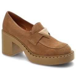 Półbuty damskie Lamanti, cholewka z naturalnej skóry zamszowej z paskiem na podbiciu i metalowym detalem, beż, 931‑226. Brązowe półbuty damskie LAMANTI, bez wzorów, ze skóry, bez obcasa, na słupku, bez zapięcia. Za 305.99 zł.