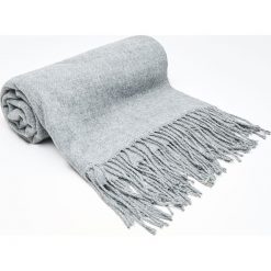 Szalik z frędzlami - Jasny szary. Szare szaliki i chusty damskie Cropp. Za 39.99 zł.