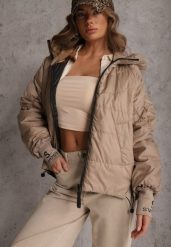 Ciemnobeżowa Pikowana Kurtka Puffer z Kapturem Ozdobiona Napisami Orellana. Brązowe kurtki damskie Renee, na wiosnę, l, bez wzorów, z jeansu, z kapturem. Za 129.99 zł.