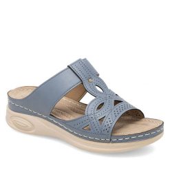 Klapki Clara Barson. Niebieskie klapki damskie Clara Barson, bez wzorów, bez obcasa. Za 61.99 zł.