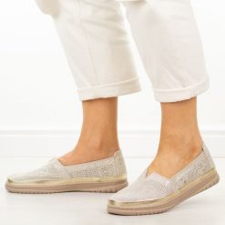 Złote skórzane półbuty damskie Filippo Dp7660/26. Żółte półbuty damskie Filippo, na lato, bez wzorów, z jeansu, casualowe, z okrągłym noskiem, bez obcasa, na płaskiej podeszwie, bez zapięcia. Za 219.00 zł.