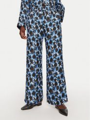 Munthe Spodnie materiałowe Arum 243143824336 Niebieski Loose Fit. Niebieskie spodnie materiałowe damskie Munthe, bez wzorów, z jedwabiu. Za 1,289.00 zł.