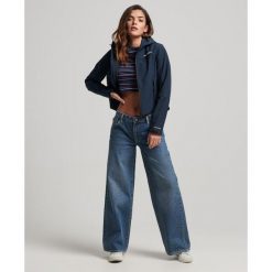 Kurtka softshell damska z kapturem wodoodporna Superdry Code Trekker. Niebieskie kurtki damskie Superdry., bez wzorów, z softshellu, z kapturem. Za 397.45 zł.