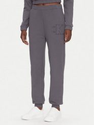 Calvin Klein Jeans Spodnie dresowe J20J225355 Szary Regular Fit. Szare jeansy damskie Calvin Klein Jeans, l, bez wzorów, z bawełny. Za 249.99 zł.
