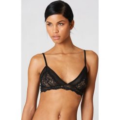 NA-KD Lingerie Siateczkowy biustonosz z koronkowymi miseczkami - Black. Biustonosze marki NA-KD Lingerie. W wyprzedaży za 29.18 zł.