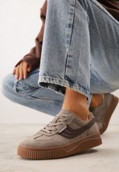 Beżowe Sneakersy Kultowe Tenisówki z Zamszu Naturalnego ze Skórzaną Wkładką Rionae. Brązowe obuwie sportowe damskie Renee, bez wzorów, z jeansu, sportowe, bez zapięcia. Za 189.99 zł.