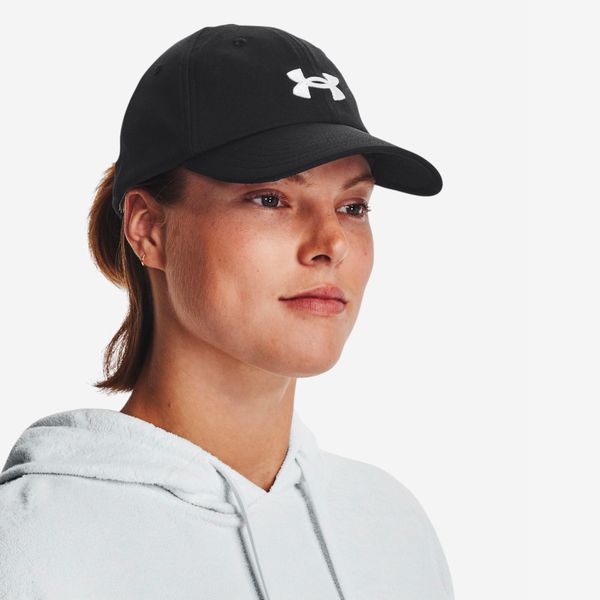 Czapka z daszkiem damska Under Armour Blitzing. Czapki i kapelusze damskie Under Armour, bez wzorów, z poliesteru. Za 69.99 zł.