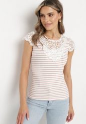 Różowo-Biały Bawełniany T-shirt z Prążkowanej Dzianiny Ozdobiony Koronką Liasilo. Czerwone bluzki damskie Born2be, m, bez wzorów, z bawełny, bez kołnierzyka. Za 39.99 zł.