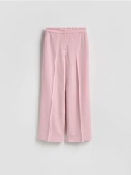 Spodnie w kant - pastelowy róż. Czerwone spodnie materiałowe damskie Reserved, l, bez wzorów, z tkaniny. Za 139.99 zł.