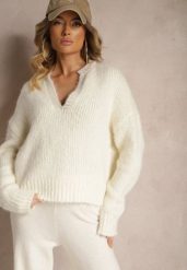 Jasnobeżowy Sweter z Wełną o Krótkim Kroju z Trójkątnym Dekoltem Savandoria. Brązowe swetry damskie Renee, na zimę, bez wzorów, z wełny, casualowe, bez kołnierzyka, bez ramiączek, krótkie, bez kaptura. Za 149.99 zł.