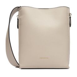 Torebka GINO ROSSI. Brązowe listonoszki damskie Gino Rossi, bez wzorów, bez dodatków. Za 249.99 zł.