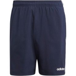 Spodenki męskie adidas Essentials 3S Chelsea granatowe DU0501. Niebieskie szorty męskie Adidas, m, bez wzorów, z materiału, klasyczne. Za 96.99 zł.