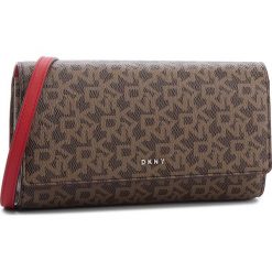Torebka DKNY - Bryant Wallet On String R835J622 Mocha Logo/Rog M68. Listonoszki damskie marki DKNY. W wyprzedaży za 369.00 zł.