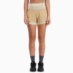 Krótkie spodenki 2 w 1 Damskie Trail-Running PERFORMANCE MAX. Brązowe szorty sportowe damskie BODYCROSS, bez wzorów, ze skóry, do biegania. Za 391.99 zł.