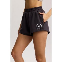 Damskie spodenki dresowe Rough Radical Cotton Active Shorts Women. Szare obuwie sportowe damskie ROUGH RADICAL, bez wzorów, z dresówki, na fitness i siłownię. Za 129.90 zł.