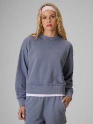 4F Bluza dresowa regular bez kaptura damska - denim L. Niebieskie swetry damskie 4f, l, bez wzorów, z denimu, klasyczne, bez kołnierzyka, bez ramiączek, bez kaptura. Za 149.99 zł.
