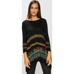 Desigual - Bluzka. Czarne bluzki damskie Desigual, z nadrukiem, z dzianiny, z asymetrycznym kołnierzem. Za 249.90 zł.