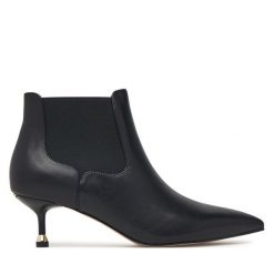 Botki Liu Jo. Czarne botki damskie Liu Jo, bez obcasa, na szpilce, bez zapięcia. Za 829.99 zł.