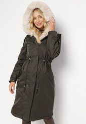 Ciemnozielona Nylonowa Kurtka Parka Płaszcz Ozdobiona Futerkiem Faelana. Zielone kurtki damskie Born2be, l, bez wzorów, z futra, bez kaptura. Za 349.99 zł.