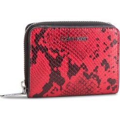 Mały Portfel Damski CALVIN KLEIN - Stitch Med Zip W/Flap K60K604857 910. Bez kategorii marki Giacomo Conti. Za 279.00 zł.