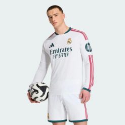 Koszulka podstawowa z długim rękawem Real Madryt 26/27 Authentic. Białe koszulki sportowe męskie Adidas, s, bez wzorów, z dzianiny, bez kołnierzyka, bez ramiączek, do piłki nożnej, climacool (adidas). Za 699.00 zł.