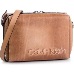 Torebka CALVIN KLEIN - Cube Sml Box Crossbody B K60K605190 064. Listonoszki damskie marki Calvin Klein. Za 799.00 zł.