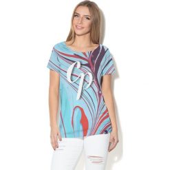 Colour Pleasure Koszulka damska CP-034 284 niebiesko-czerwono-różowa r. XXXL-XXXXL. Bluzki damskie marki Colour Pleasure. Za 70.35 zł.