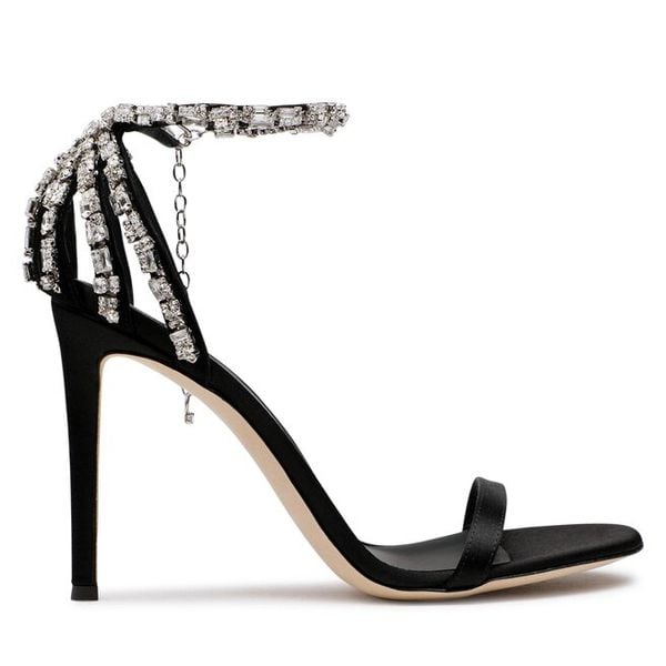 Sandały Giuseppe Zanotti. Czarne sandały damskie Giuseppe Zanotti, bez wzorów, bez obcasa, na szpilce, bez zapięcia. Za 5,829.00 zł.