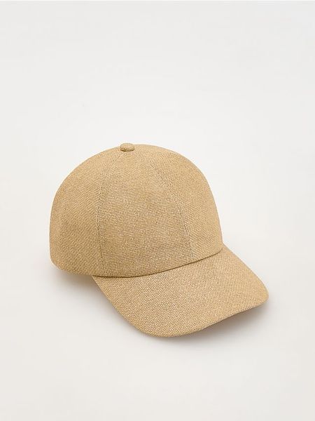 Czapka z daszkiem - beżowy. Brązowe czapki i kapelusze damskie Reserved, bez wzorów. W wyprzedaży za 49.99 zł.
