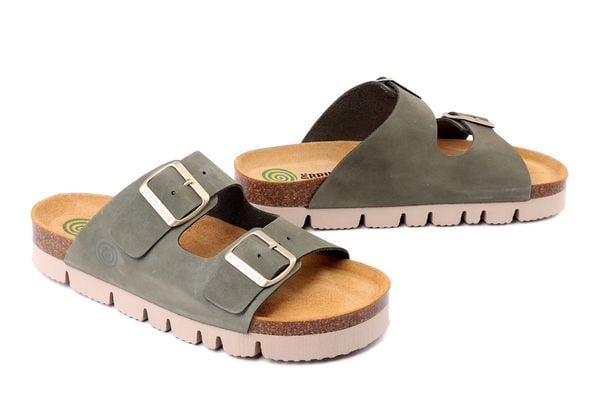 DR. BRINKMANN 700921-07 grun, klapki damskie. Zielone klapki damskie Dr. Brinkmann, bez wzorów, ze skóry, bez obcasa. Za 289.90 zł.