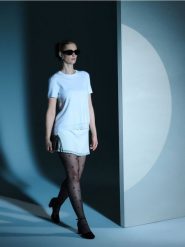 Swetrowa spódniczka mini z koronką - kremowy. Białe spódnice damskie Sinsay, l, bez wzorów, z koronki, mini. Za 39.99 zł.