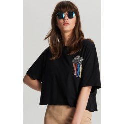 Koszulka z błyszczącą aplikacją - Czarny. T-shirty damskie Cropp. Za 39.99 zł.
